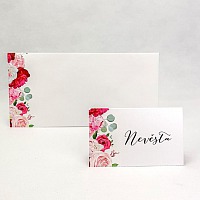 Svadobná menovka s ružami a pivonkami