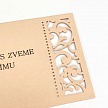 Svadobná pozvánka s krajkovým výrezom